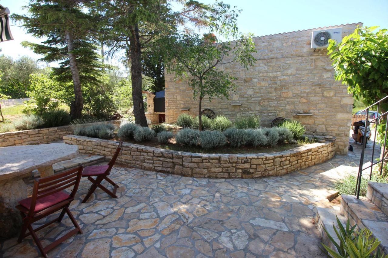 הוילה Pridraga Stone House Skrivena מראה חיצוני תמונה